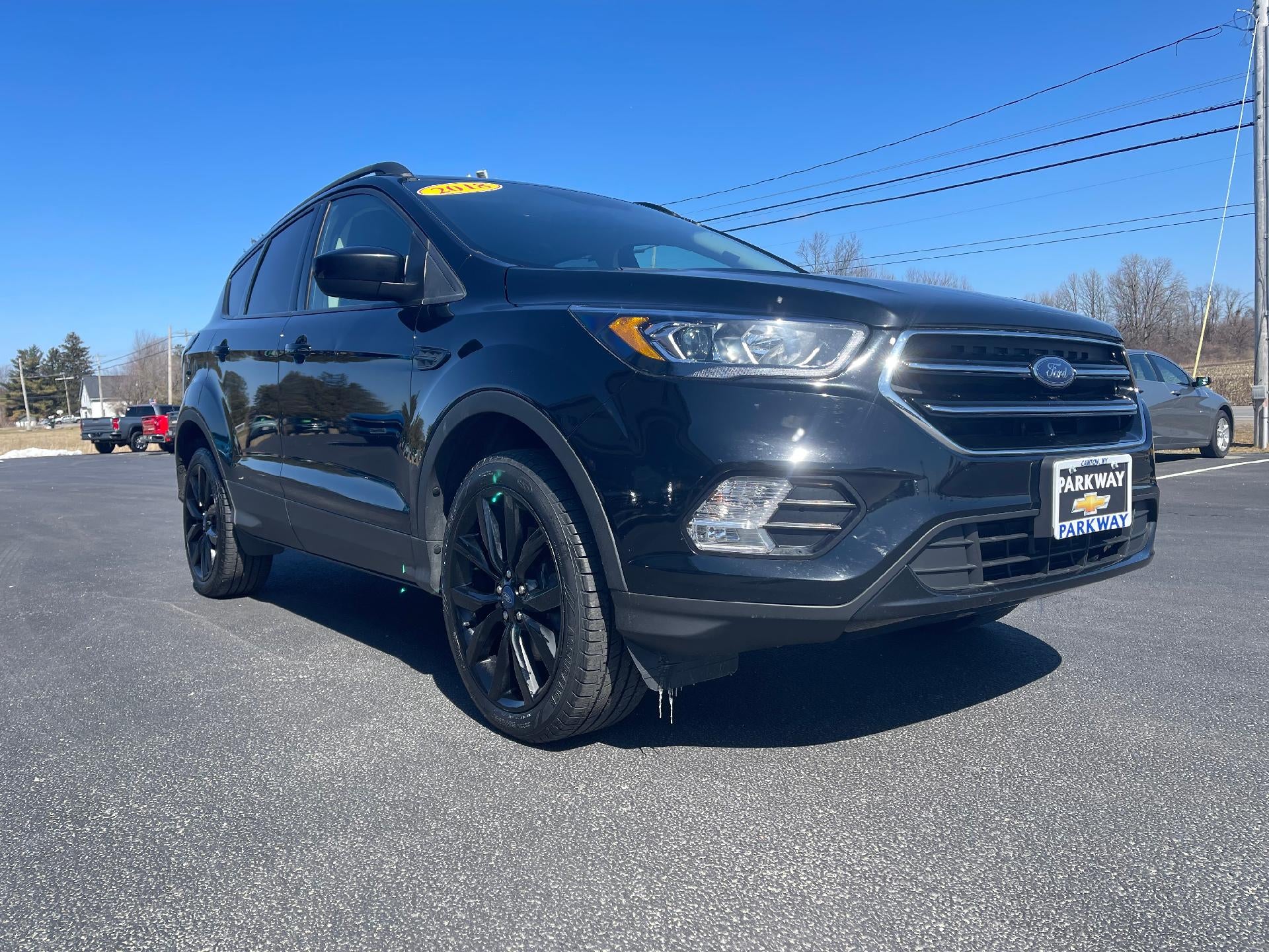 2018 Ford Escape SE in Other — front three-quarter view